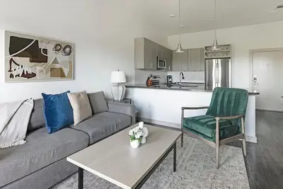 Image de Landing | Chic 1bd, Gym, Pool