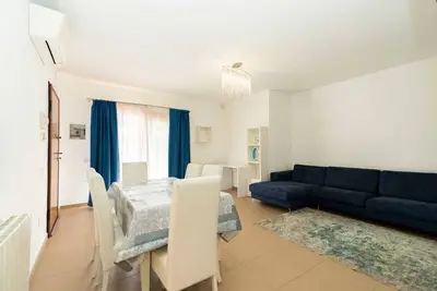 Image de Bright and practical apartment with outdoor space