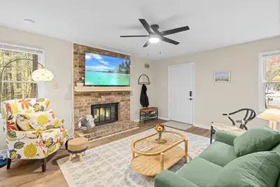 2-Br Forest Townhome near Duke + Unc