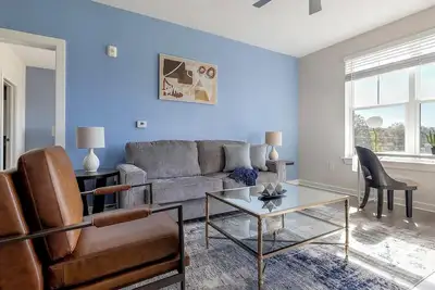 Image de Landing | Stunning 2bd, Pool, Yoga Studio