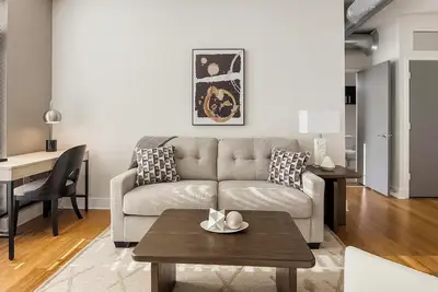 Image de Landing | Spectacular 2bd, Pool, Courtyard