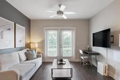 Landing | Stunning 1bd, Pool, Gym