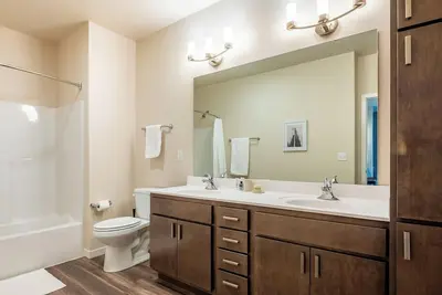 Landing | Chic Studio, Rooftop Lounge, Gym