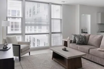 Landing | Stunning 2bd, Gym, Yoga Studio