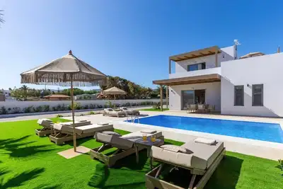 Image de Villa Kamelia Seaside Almyra by Villa Plus