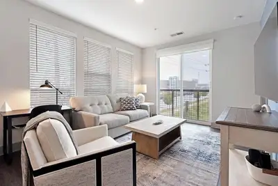 Image de Landing | Incredible 2bd, Yoga Studio, Gym