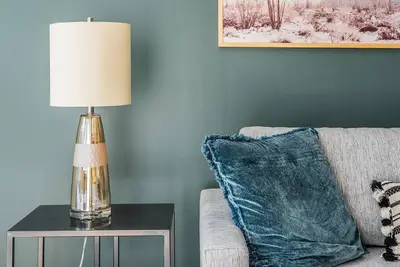 Landing | Stylish 3bd, Yoga Studio, Courtyard