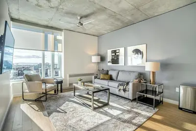 Landing | Incredible 3bd, Courtyard, Yoga Studio