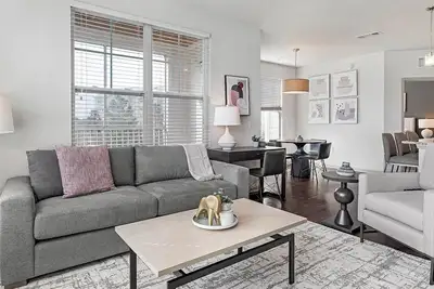 Image de Landing | Beautiful 2bd, Pool, Gym