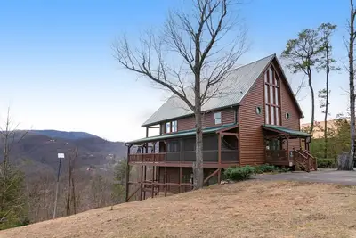 Image de 4 Mi to Pigeon Forge・Smoky Mtn Cabin・Games・Hot Tub