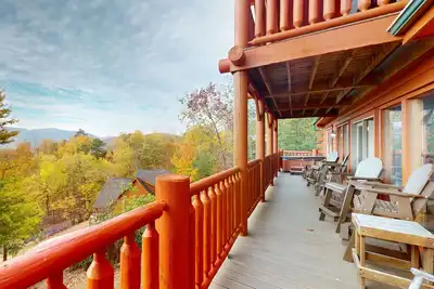Image de Cozy Cabin, Sleep 13・Hot Tub・Game Room・Superb View