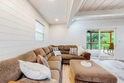 Image de Dog Welcome Waterfront Home, Sleeps 12・Firepit