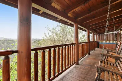 Image de Mtn View Cabin W Hot Tub, Sleeps 8・Resort Pool