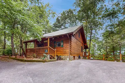 Image de Smoky Mountain Retreat W deck・Hot Tub・Views・Games
