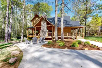 Image de Luxury Sevierville Cabin, Indoor Pool & Hot Tub