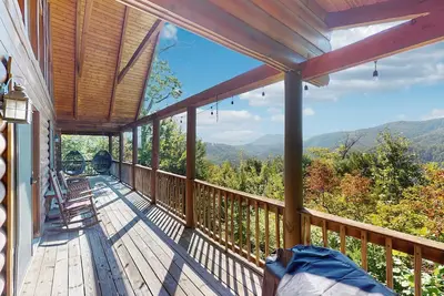 Image de Mtn View Cabin, Sleeps 6・Fireplaces・Screened Patio