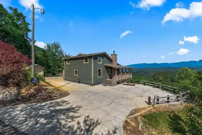 Image de 2 Home Retreat with Hot Tubs and Stunning Views + Free Attraction Tickets