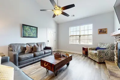 Image de Pristine & Peaceful Condo w/ Free Attraction TIckets & Shared Pool