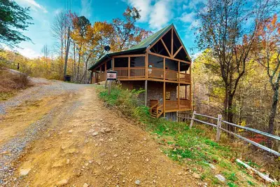 Image de Comfy Cabin, Sleeps 8・Pool Table・Theater・Hot Tub