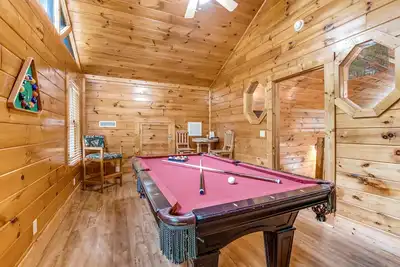 Image de Near Dollywood Stay・Pet Ok・Hot Tub・Theater・Arcade