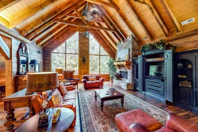 Image de Family Friendly Log Cabin, Hot Tub, Games, Grill, Pool