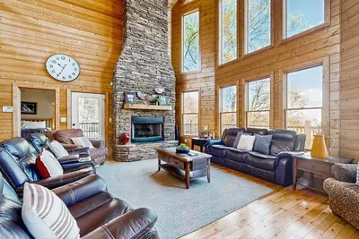 Image de Ideal Family Getaway, Sleeps 12・Hot Tub・Game Room