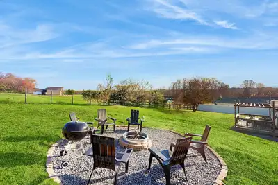 Image de 11. 4 Mi to Dollywood, Serene Country Stay・Fire pit