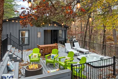 Image de Serene Cabin, Sleeps 8・Sauna・Hot Tub・Outdoor Fun