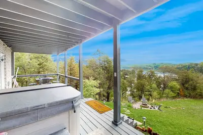 Image de Scenic Douglas Lake Home・Deck・Hammocks・Hot Tub