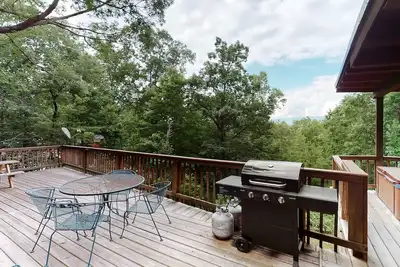 Image de Vibrant Cabin, Sleeps 8・Games・Hot Tub・Home Theater