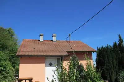 Image de Gîte les Acacias 2 à 4 personnes terrasse, jardin, en lisière de forêt
