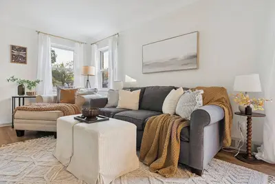 Image de Elegant & inviting! 3br w/ private primary suite!