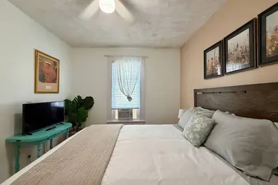 Image de 3 Bedrooms | Cozy Vibes | Modern Bath