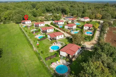 Image de Maison acceptant les animaux domestiques à Tinjan