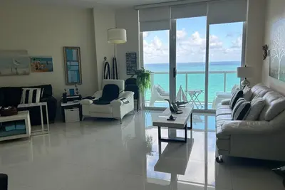 Image de Ocean front luxury apartment in North Miami with all the amenities