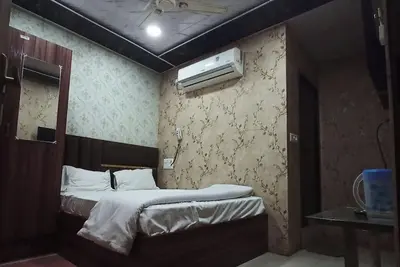 Image de best hotel with Ac in charming Jhansi near Railway station