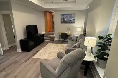 Image de Cozy 2-bedroom apartment in charming Atlanta location.