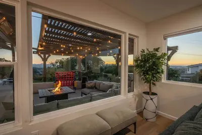 Image de Perched on a Hillside: Amazing Views w/Pool & Spa!