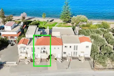 Kalives Sand - Beachfront apartment