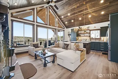 Image de The Wandering Doe - Reader`s Retreat with Hot Tub