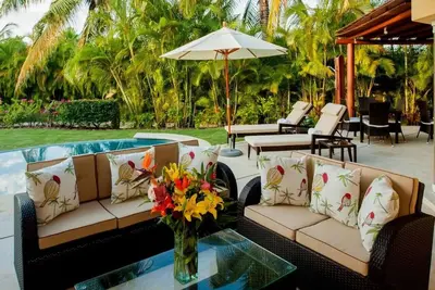 4 bed villa + bunk room