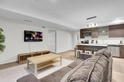 Image de Downtown Cleveland 2 Br 2Bath Rooftop Gym Near Stadium & East 4th Str.