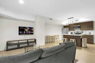 Image de Downtown Cleveland 2 Br 2Bath Rooftop Walking Distance To Stadium, East 4th Str.