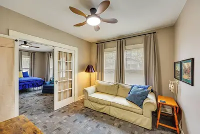 Image de 1 Mi to Dtwn! Convenient Texarkana Condo
