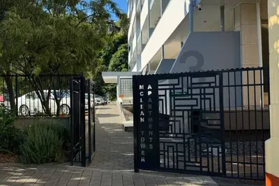 Image de Chic 2 Bedroom Apartment in Art Deco Napier