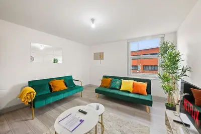 Image de 2 Bed 1. 5 bathroom sleeps 6 Central Reading wifi