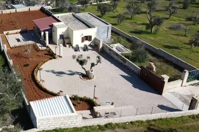 Image de Chiarello cottage with large garden and swimming pool, 2 km from the sea and 1 km from the village