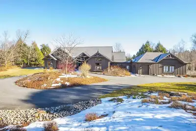 Image de Luxury Cottage on Private Lake