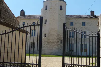 Image de Logis de Pierre Levée - Chambres d'hôtes à 5 minutes de Niort (79)