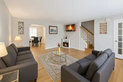 Image de Beautiful 3-Bedroom Towson Townhouse – Safe, Quiet, and Close to Everything!